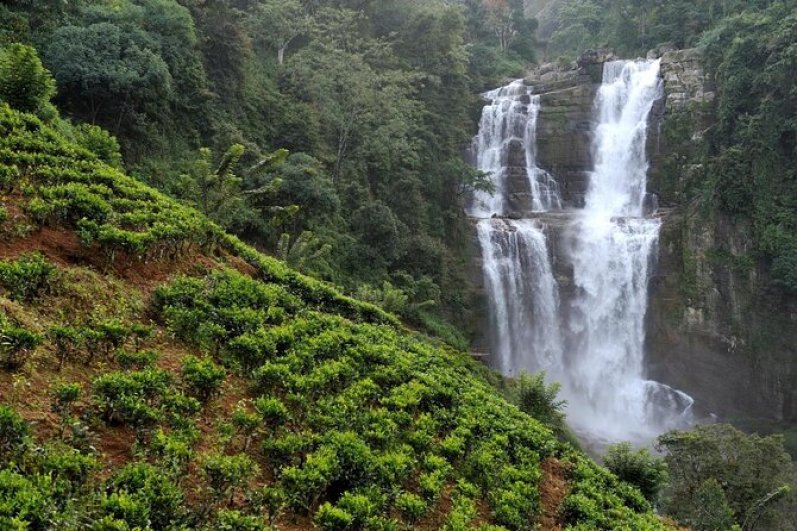 Ramboda Falls srilanka